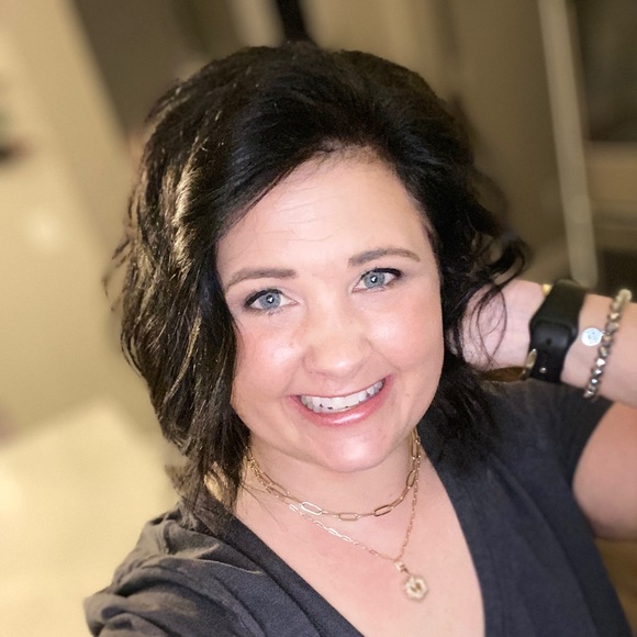 Meet your Posher, Ashley - Picture 1 of 1